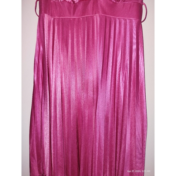 2k10-12 Dress - Picture 11 of 12